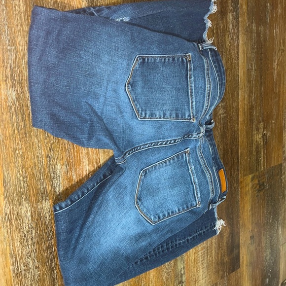 Amber Crombie and Fitch jeans! Size 4s! - Picture 2 of 3